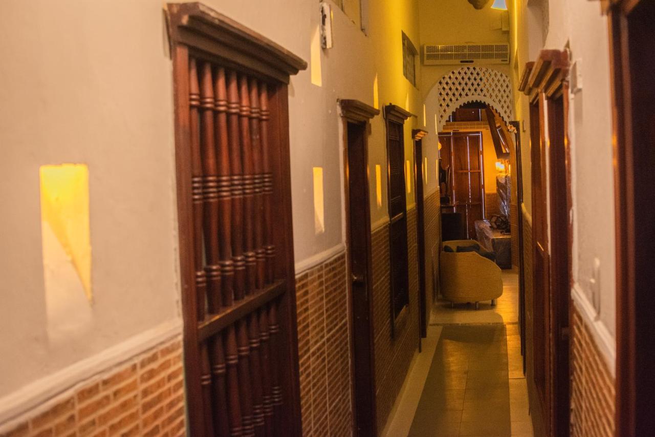 Hotel Mangata Картахена Экстерьер фото